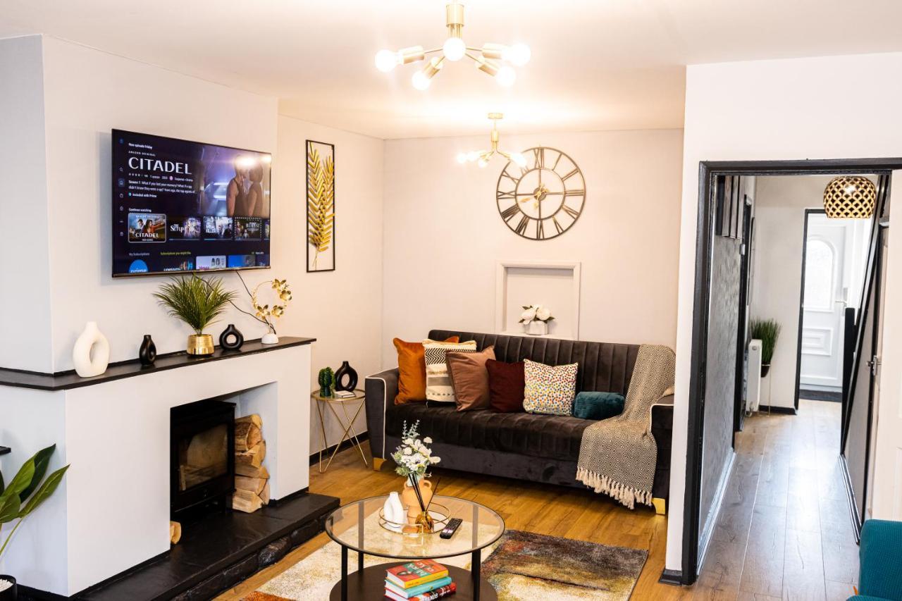 Td Stourb Dudley - Luxurious 3 Bedroom House - Sleeps 7 - Dy1 - Long And Short Stay 브라이얼리 힐 외부 사진